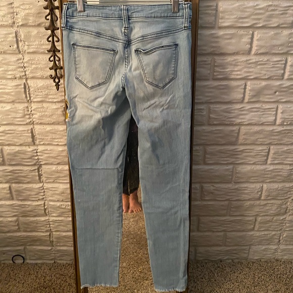 Flower Embroided jeans - Picture 7 of 9